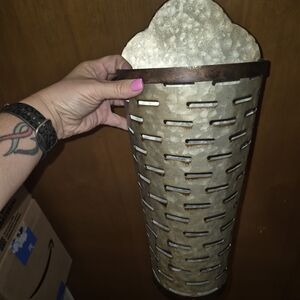 Signature Homestyle Rustic Metal Wall Sconce